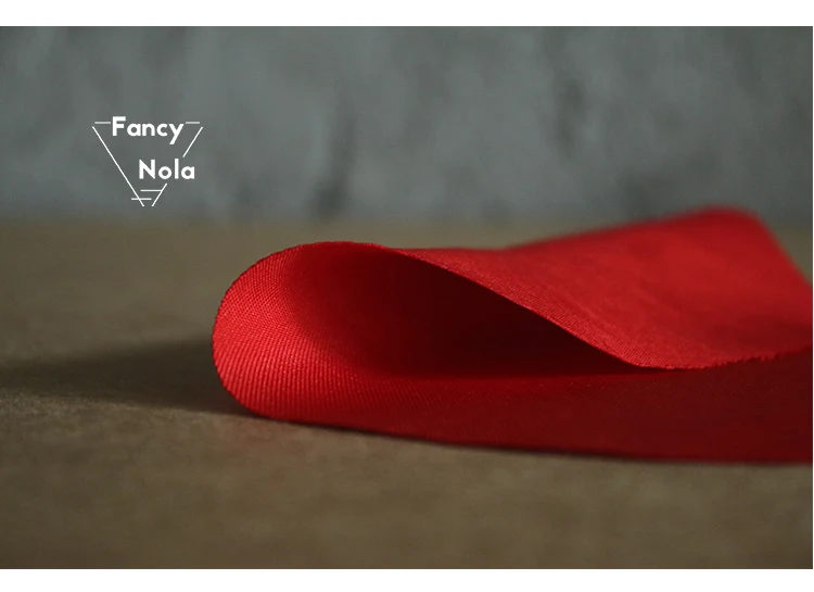 Классическая матовая ткань чистого Красного цвета толстое полиэфирное саржевое