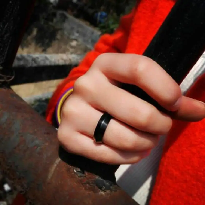 Минималистичное треугольное кольцо для мужчин титановое черное Размер 6-12