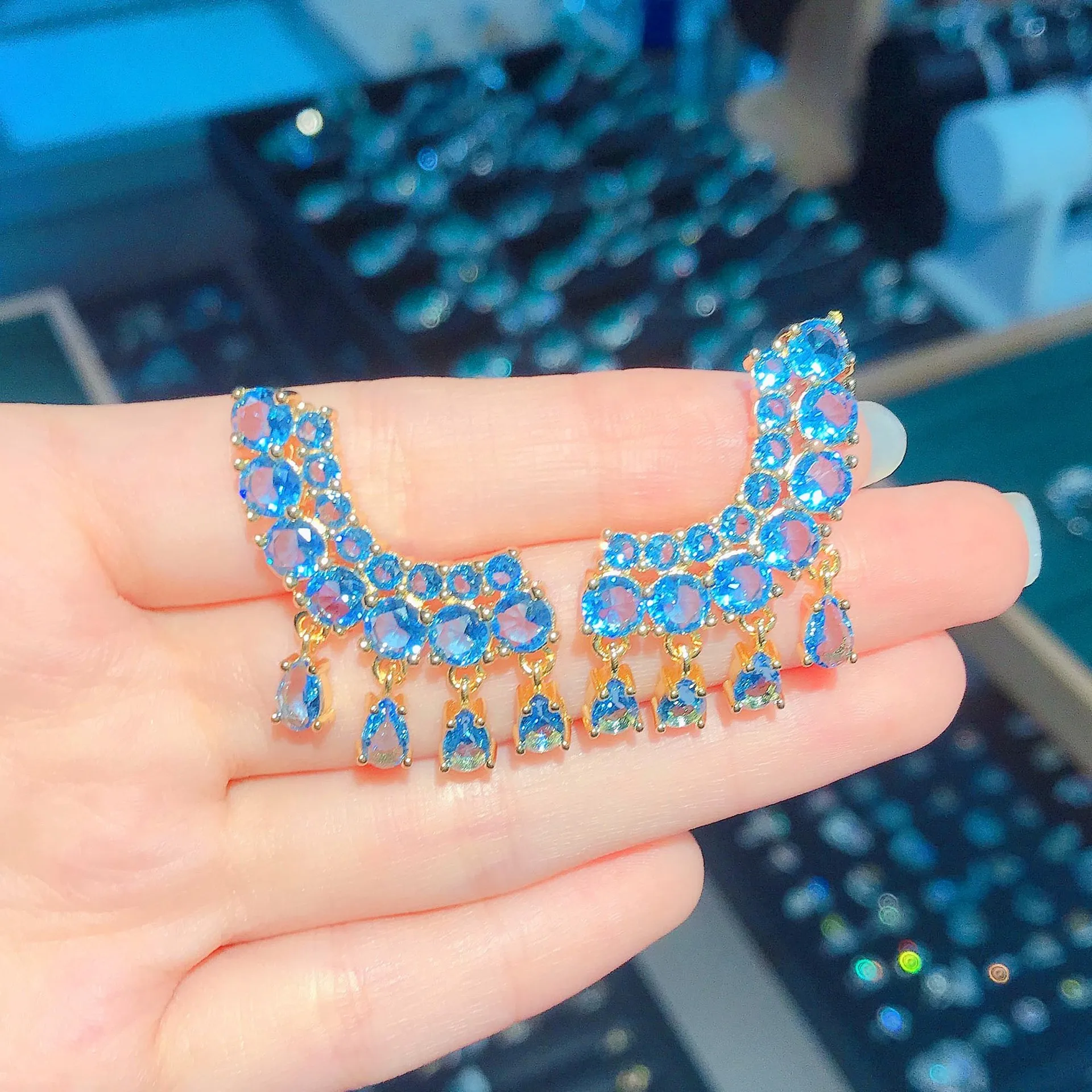 

Женские серьги из серебра 925 пробы, с фианитом