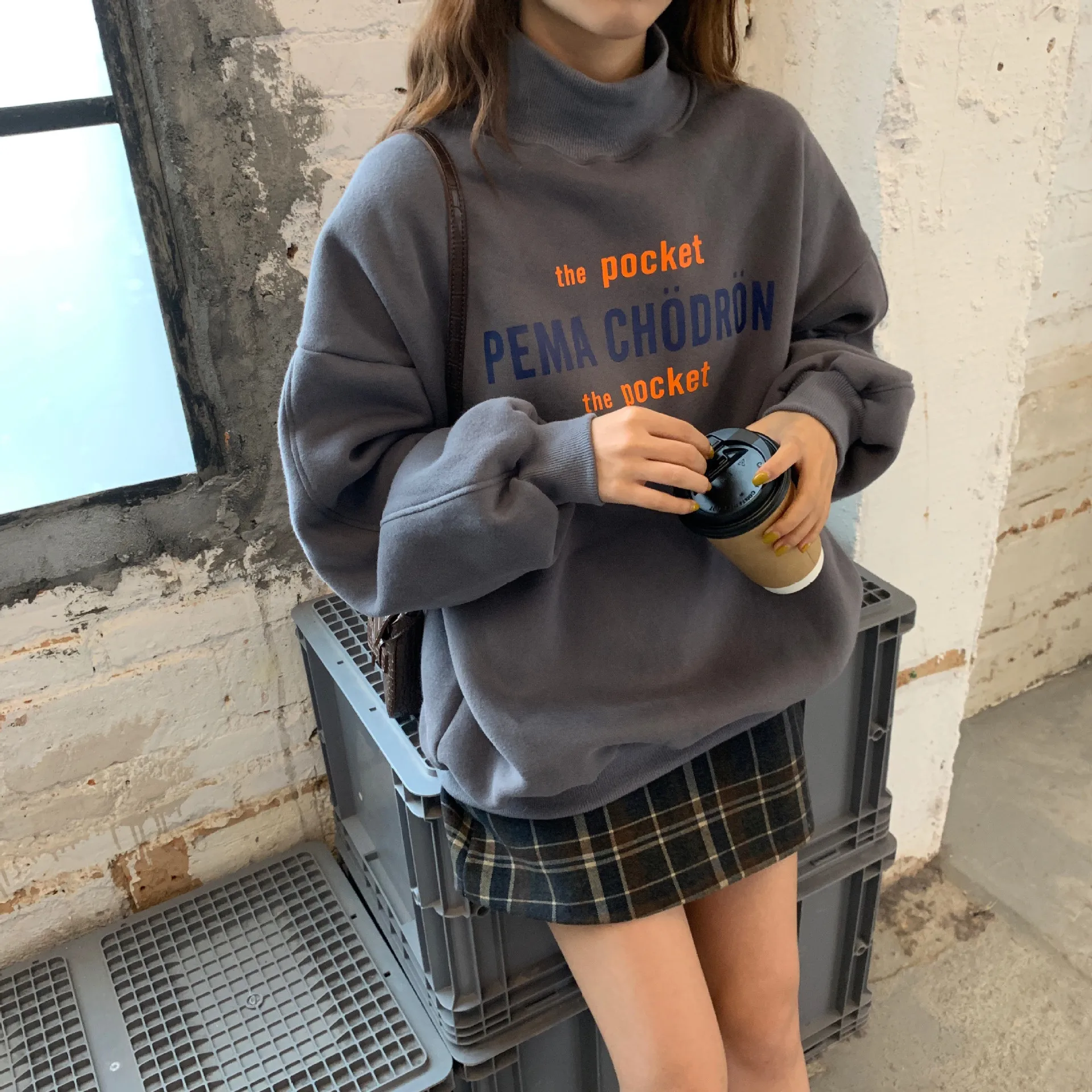 Коллекция осень зима 2019 новая стильная толстовка с воротником стойкой и