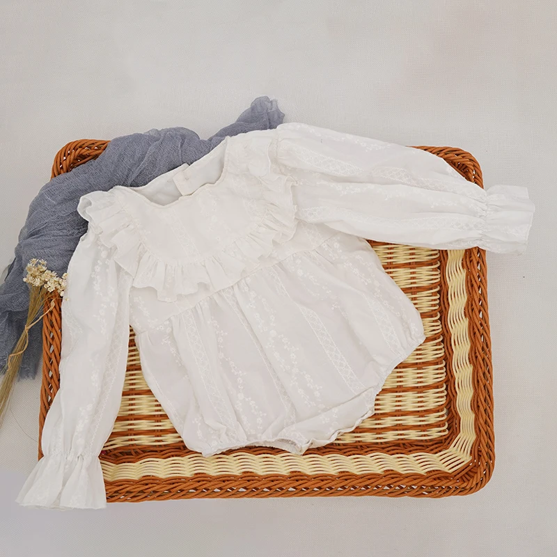 

Комбинезон для маленьких девочек с длинным рукавом, одежда на весну и осень, модный кружевной цельный топ, комбинезон с оборками на воротник...