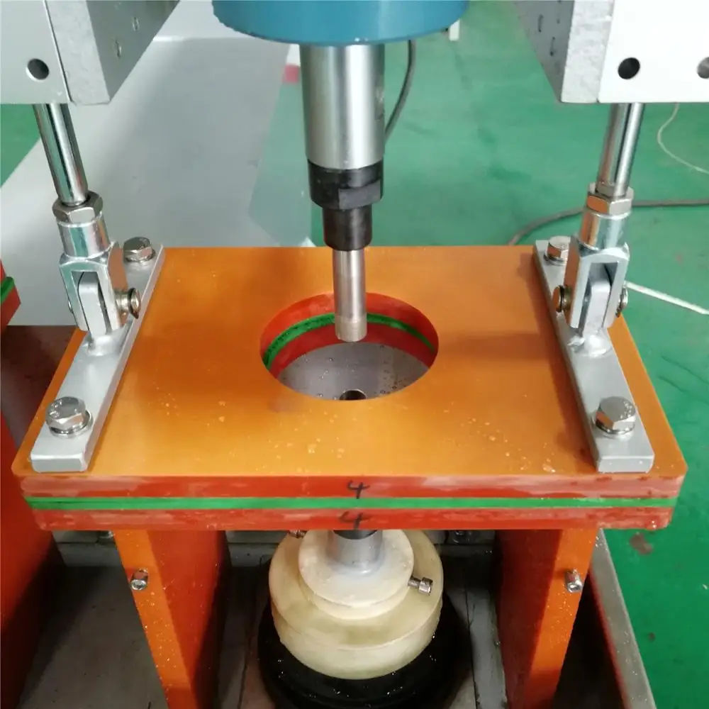 Функциональное стекло горизонтальный сверлильный станок с тремя головками |