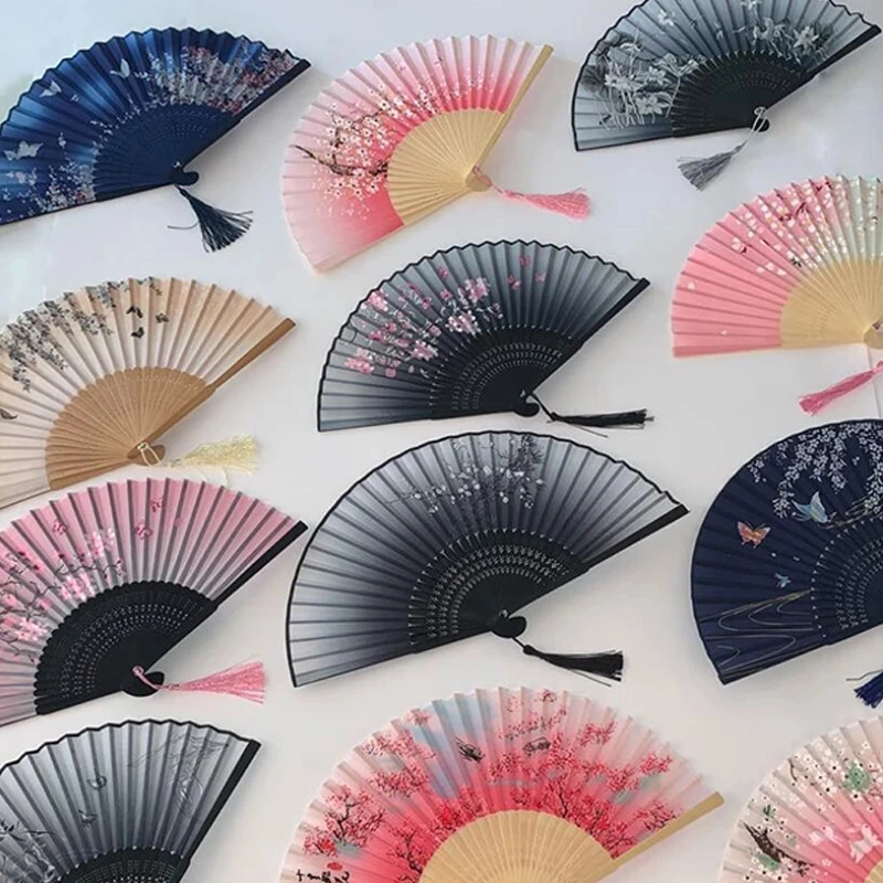 

1Pcs Vintage Silk Folding Fan Retro Chinese Japanese Bamboo Folding Fan Dance Hand Fan Home Decoration Ornaments Craft Gift