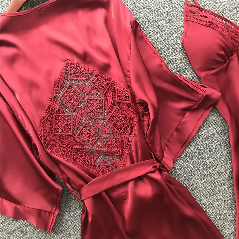 Комплект женский кружевной из двух предметов пижама с длинным рукавом халат