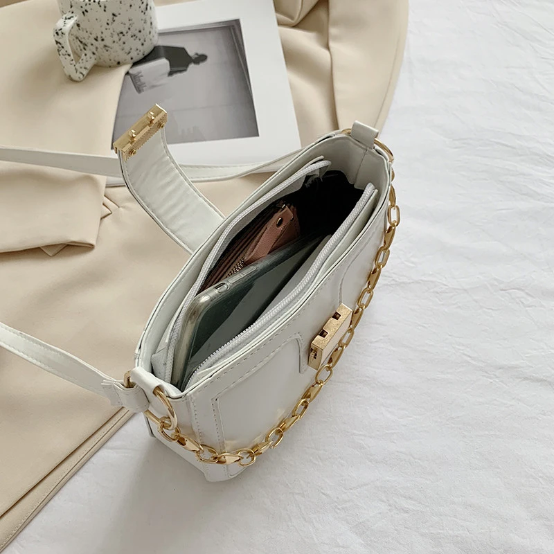 

High-Quality Bag 2021 New Trend Fashion Women's Bag Casual Portable Chain Single Shoulder Design Small Square Bag Under The Arm