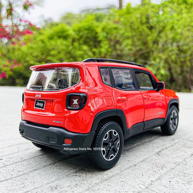 Модель автомобиля Maisto 1:24 Jeep Renegade Rubicon из сплава декоративная коллекция