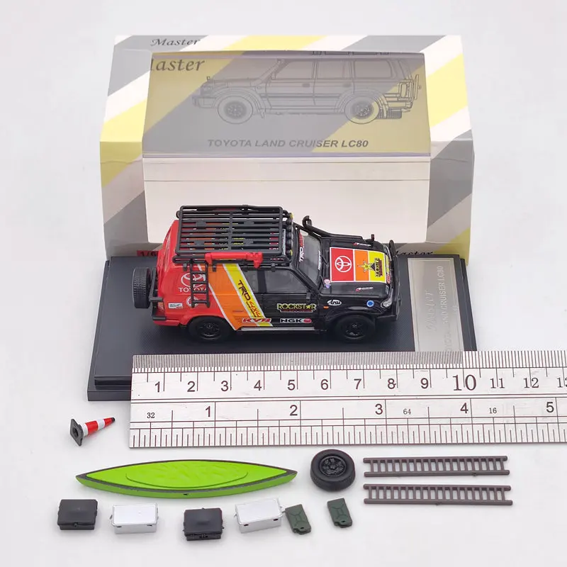 Коллекция автомобилей Master TO ~ TA LAND CRUISER LC80 NGK модели с багажной полкой 1:64 |
