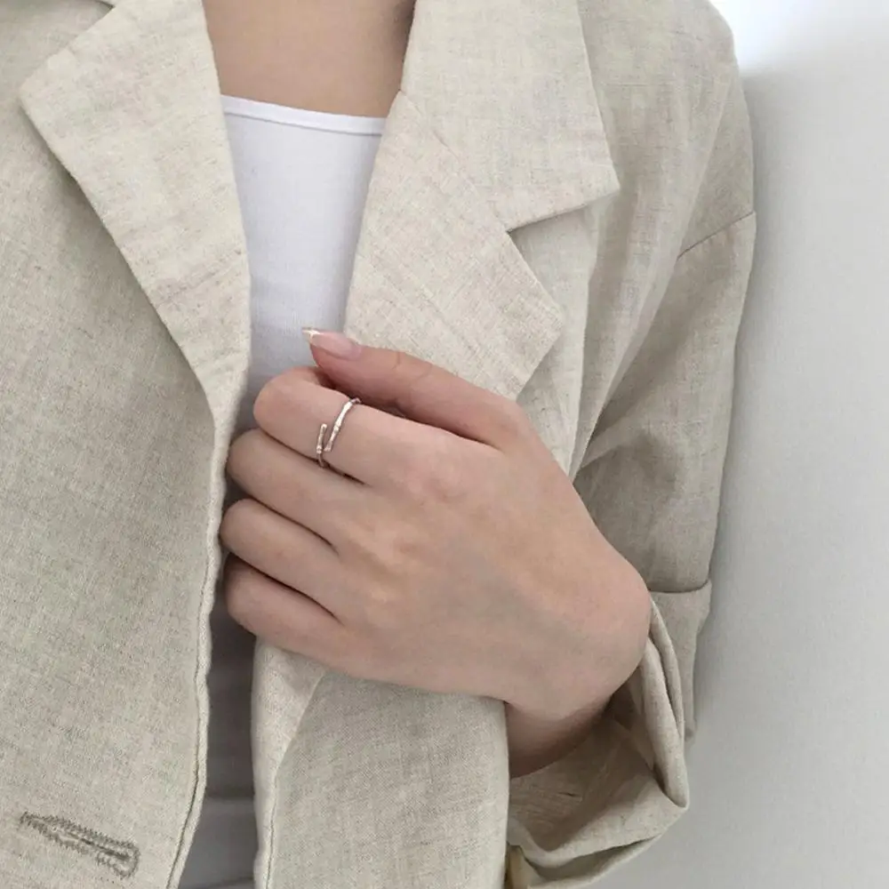 Кольцо неправильной геометрической формы регулируемое из бамбука | Украшения и