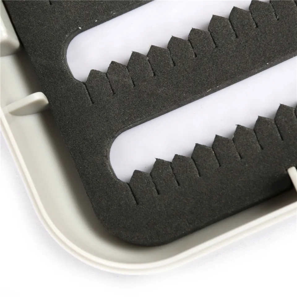 Водонепроницаемый пластиковый ящик для ловли нахлыстом Maximumcatch с разрезом в