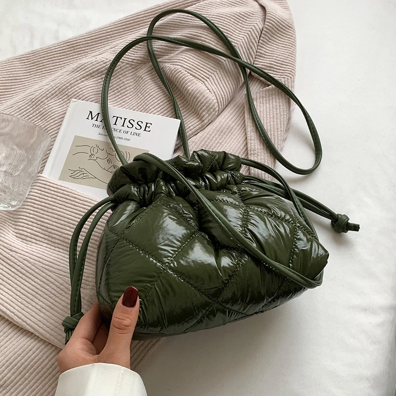 

Pu Leather Bucket Shoulder Bag Design Women Small Handbag Quilted Padded Crossbody Purses 2022 Hit Winter Fashion Luxury Brand