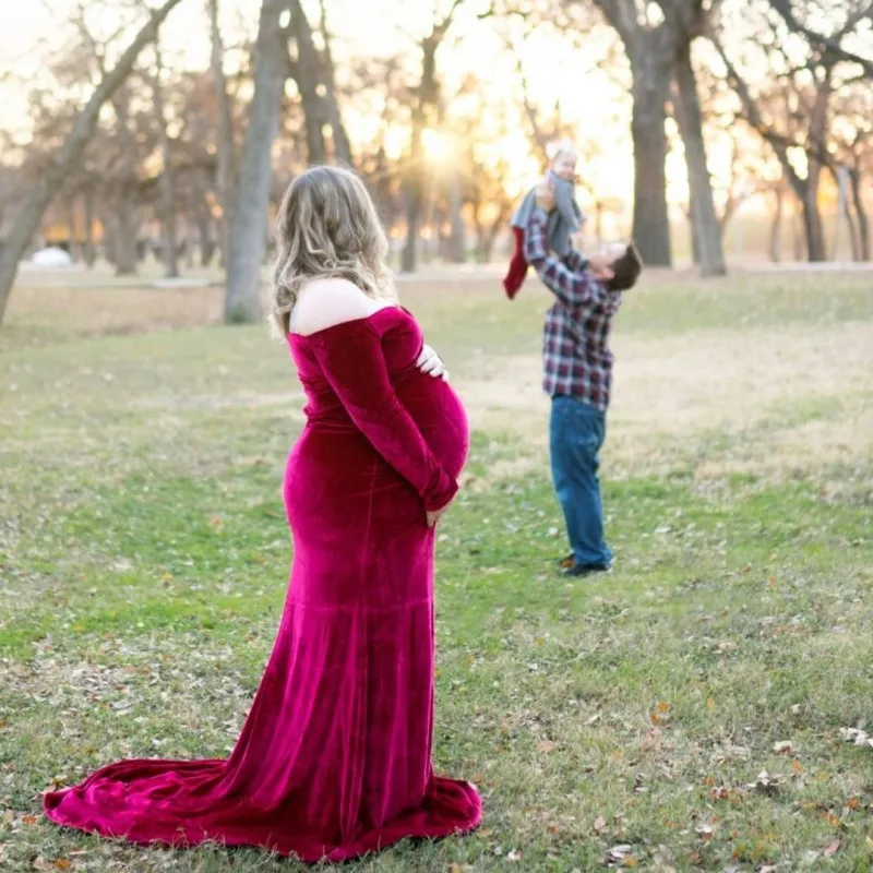 Dark Red Off The Shoulder Velvet Maternity Photoshoot Dresses  Long Sleeves Sweep Train Photo Shoot Dress Pregnancy Clothes