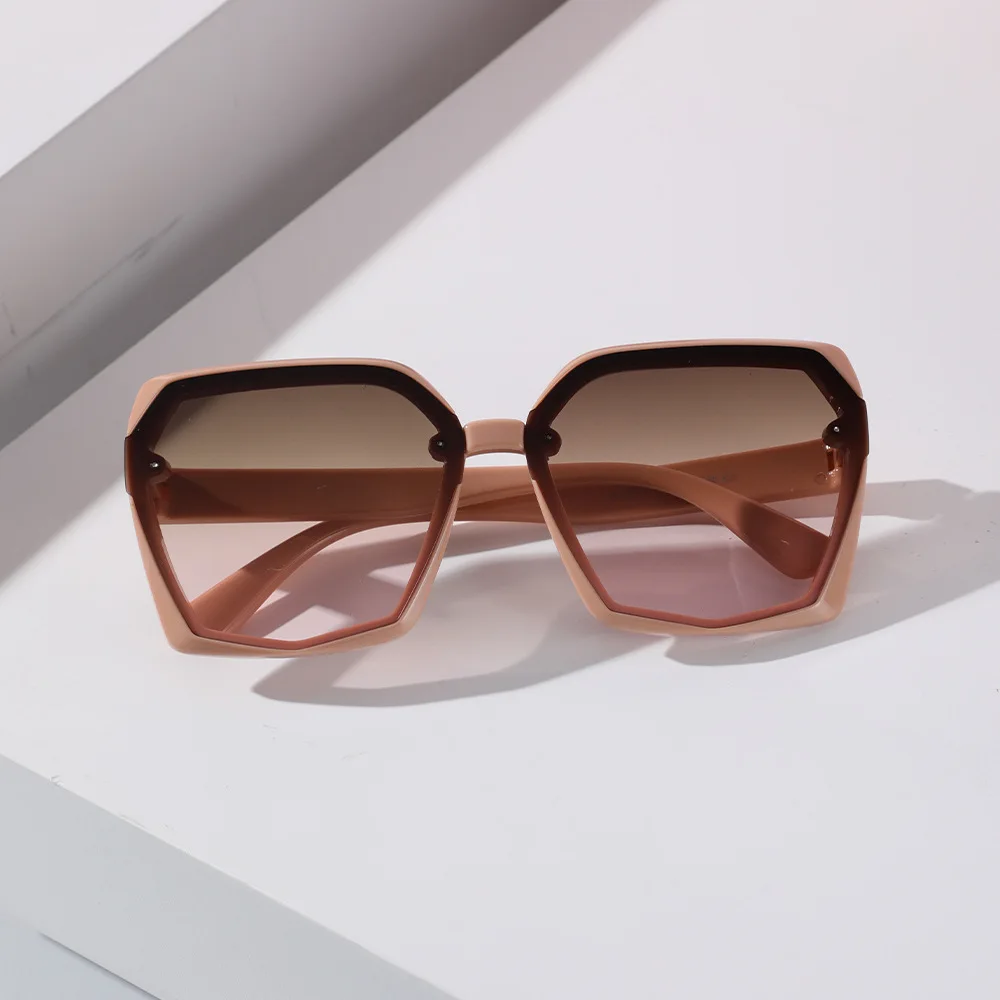 Солнцезащитные очки в большой оправе цвета шампанского | Аксессуары для одежды