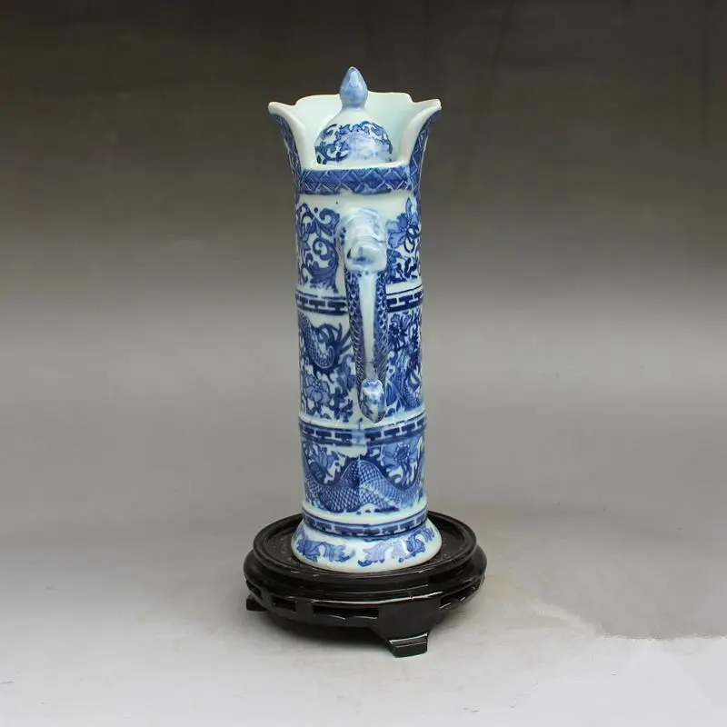 

Chinese Handmade Blue And White Porcelain Dragon Wine Pot