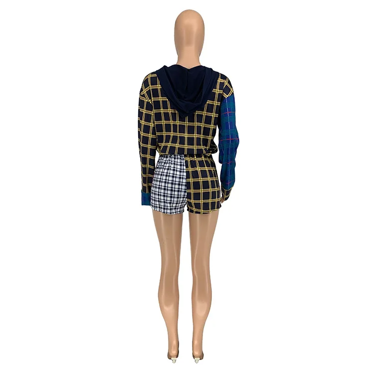 

2021 spring new leisure Plaid print women's suit, fashionable loose V-Neck long sleeve shirt and shorts two-piece set