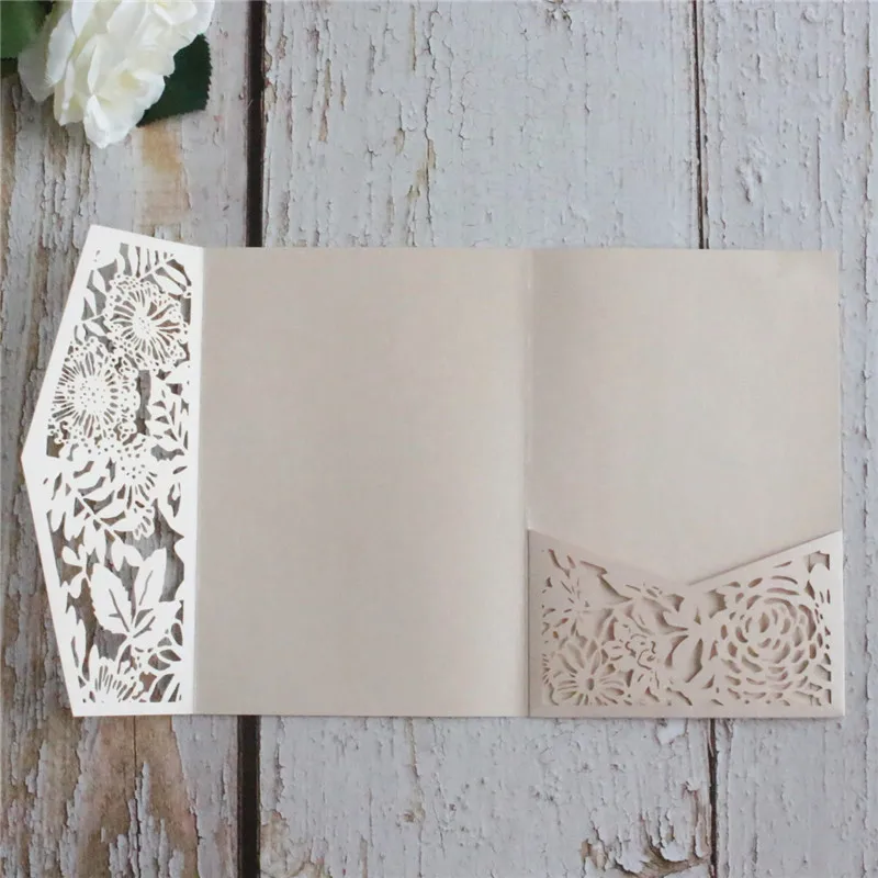 Свадебные приглашения на заказ для брака крещения невесты в форме листа лазерная