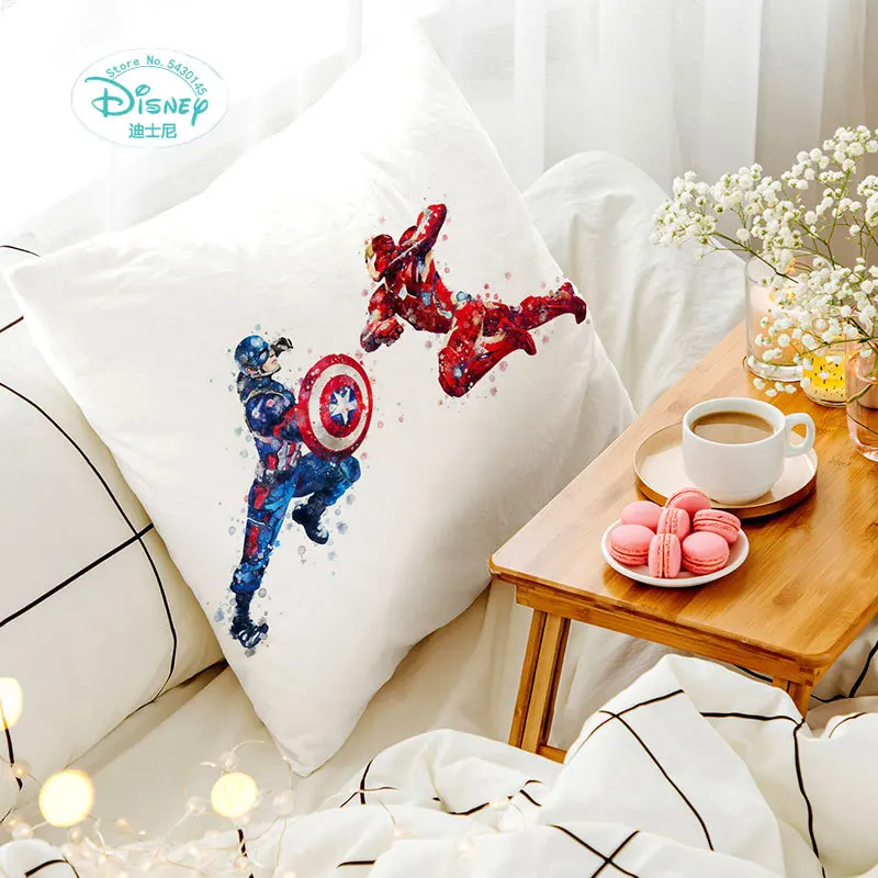 Чехол для диванной подушки с героями мультфильма Marvel 45x45 см