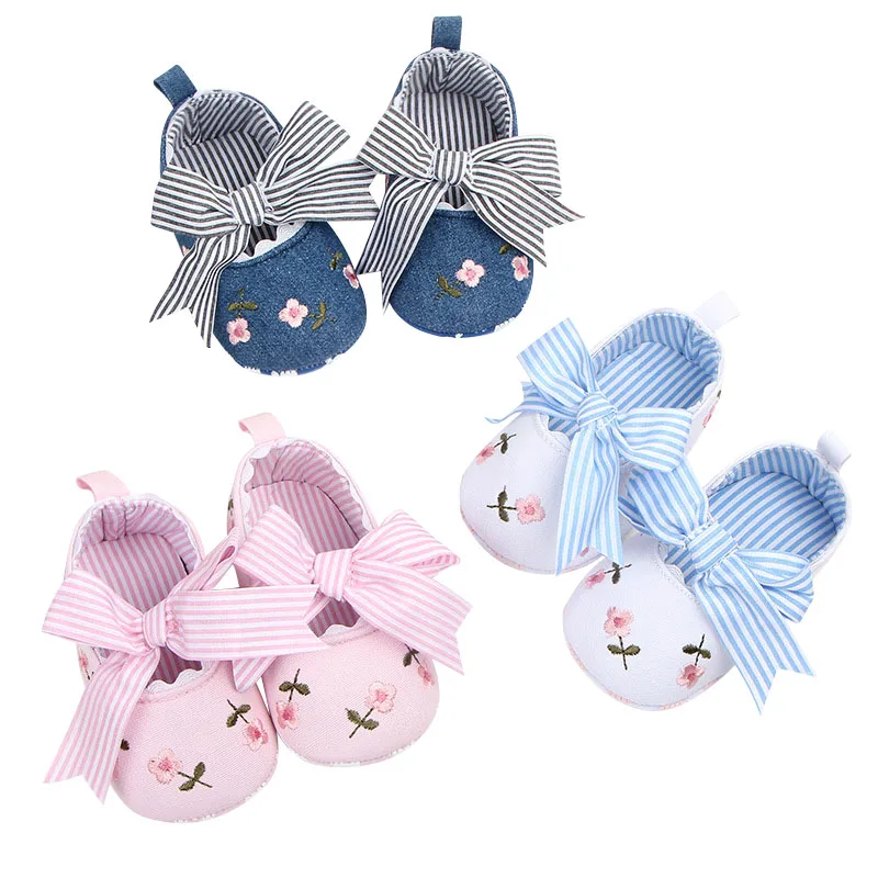 

Ботинки детские в полоску с бантом, мягкие хлопковые нескользящие, с цветочным принтом, для новорожденных, обувь для первых шагов, для девоч...
