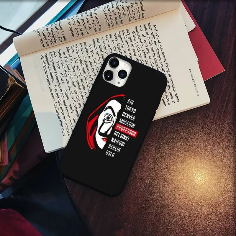 

the paper house money heist Phone Case for iPhone 11 12 pro XS MAX 8 7 6 6S Plus X 5S SE 2020 XR Soft silicone cover funda