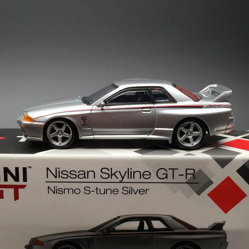 Модель автомобиля Skyline 1: 64 Nissan GTR R32 из металлического сплава литые модели игрушек