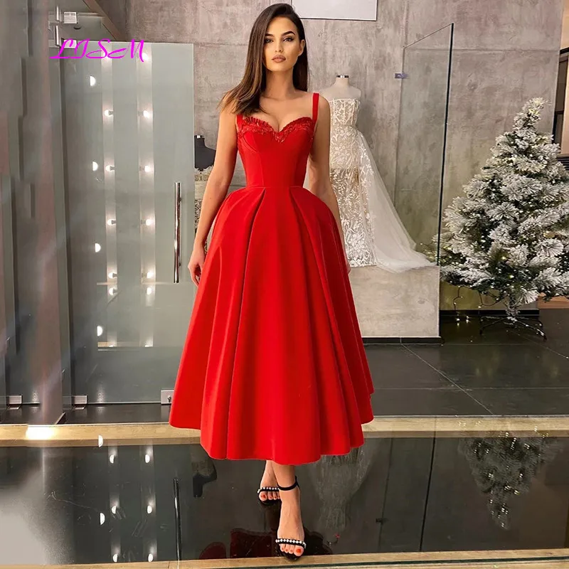 Купи Red Soft Satin Short Prom Dresses Spaghetti Straps Tea-Length Short Special Occasion Dress Pleats Evening Gowns 2021 за 4,368 рублей в магазине AliExpress