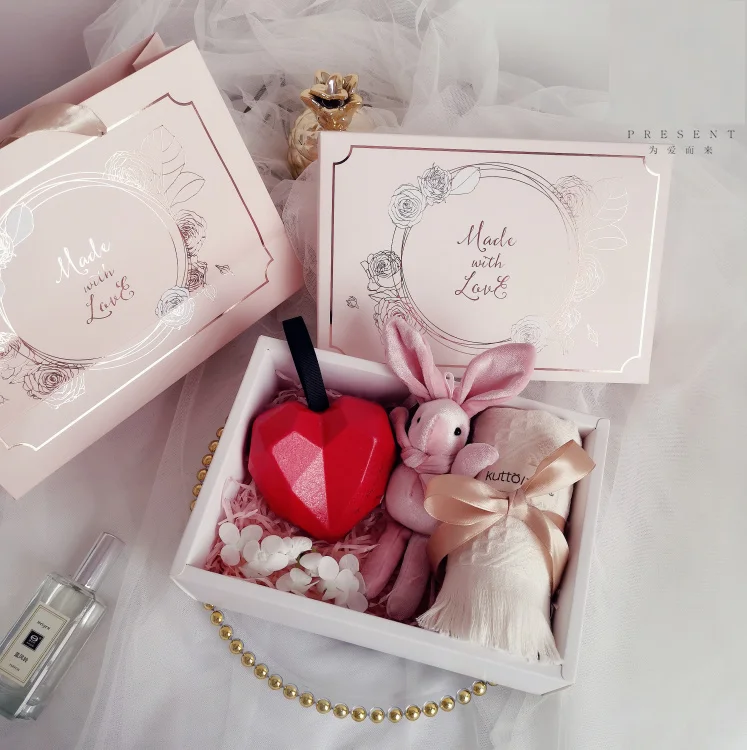 

1Set Wedding Favor Birthday Christmas New Year Return Gifts Set Candy Box Bag Boyfriend Girlfriend Gift Ideas