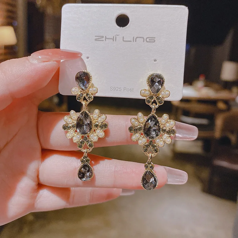 

Oluolin Baroque Palace Style Zircon Tassel Dangler Earrings 2021 Woman Temperament Pearl Diamond Retro Gemstones Stud Earrings