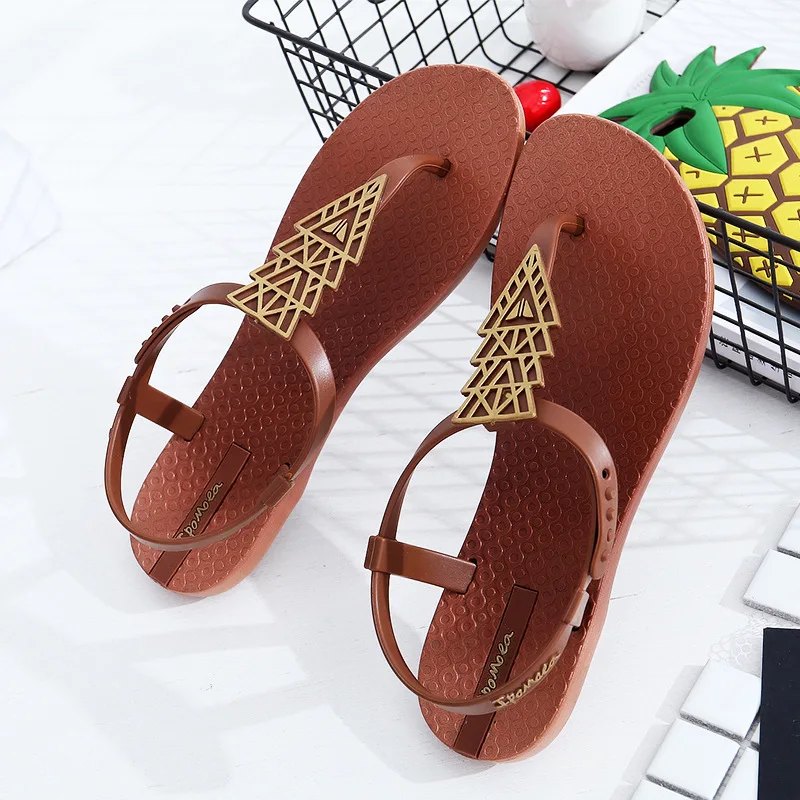 

Net red sandals female Xia Ping with 2021 new Bohemian national wind flat bottom wild resort beach shoes