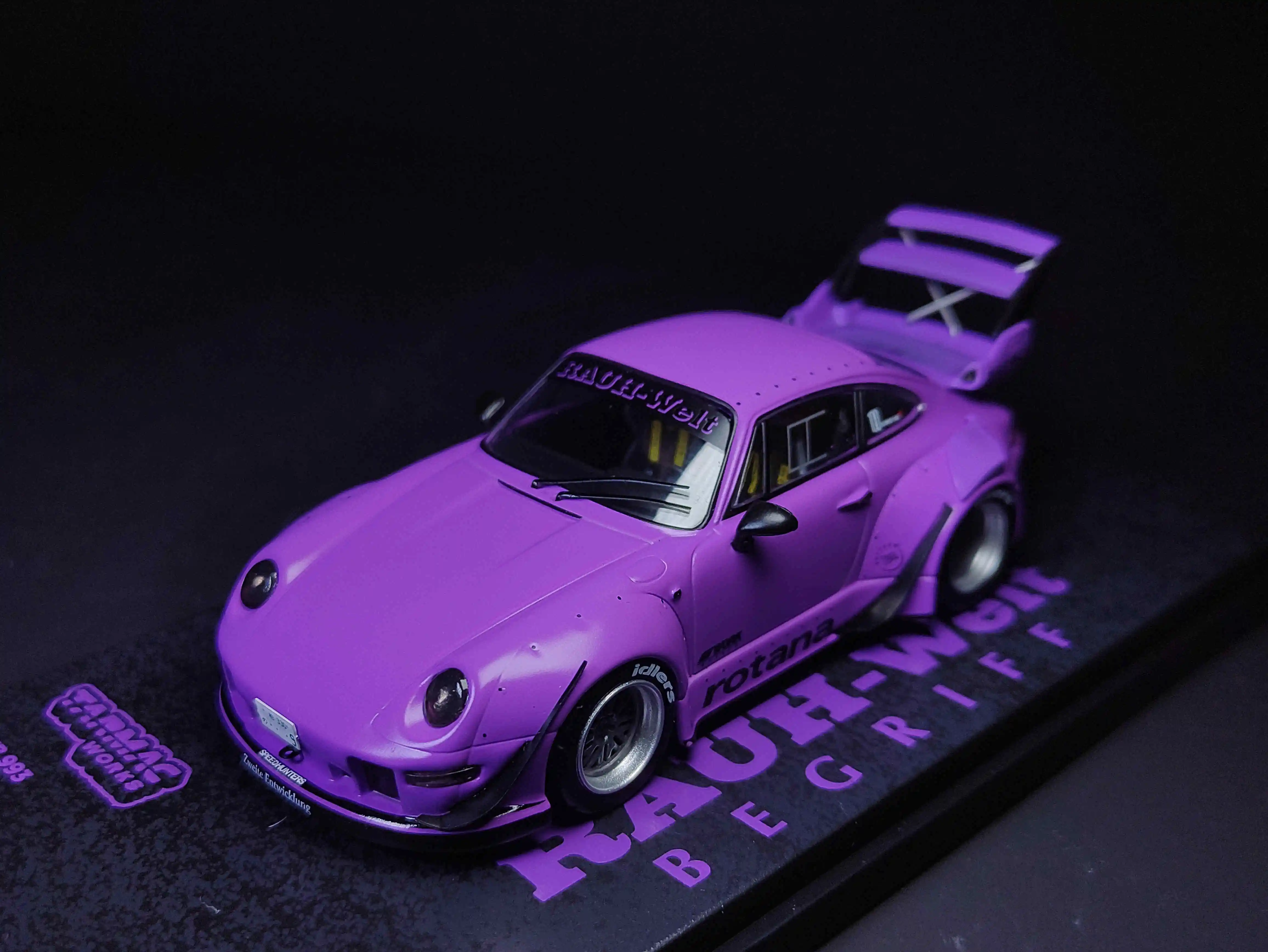 

Лимитированная коллекция моделей HeyToys Tarmac Works 1/43 RWB 993 roтана