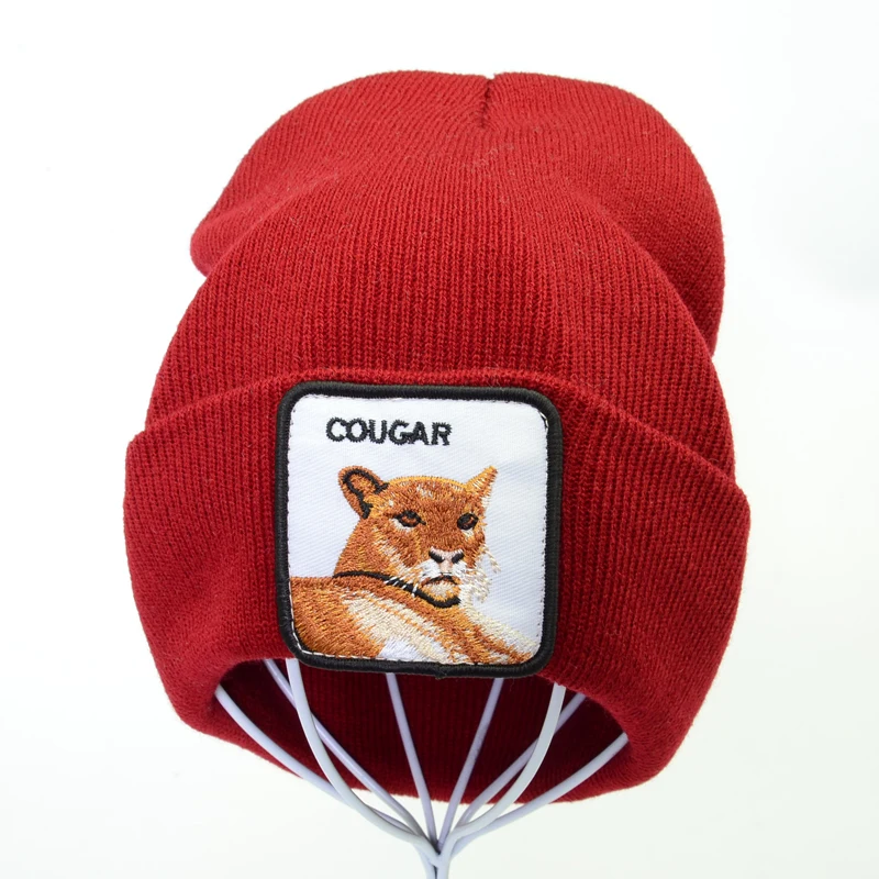 Женская зимняя теплая шапка Шапка бини с мультяшной вышивкой унисекс вязаная