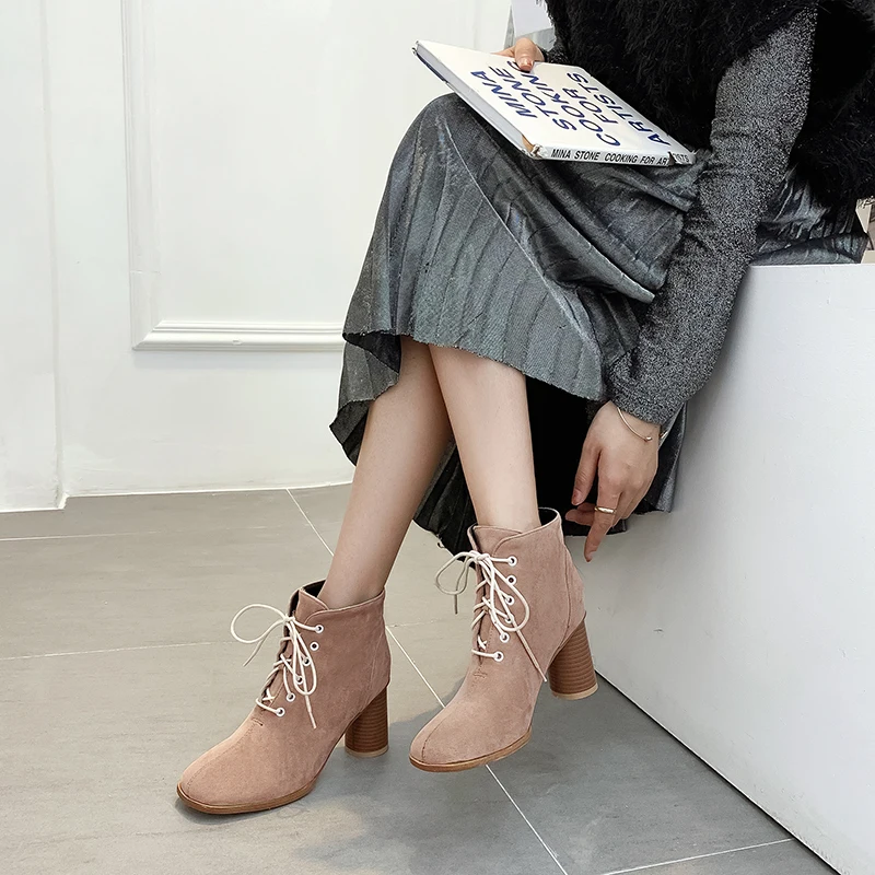 Женские ботинки высокого качества Модные женские черные мотоциклетные с круглым