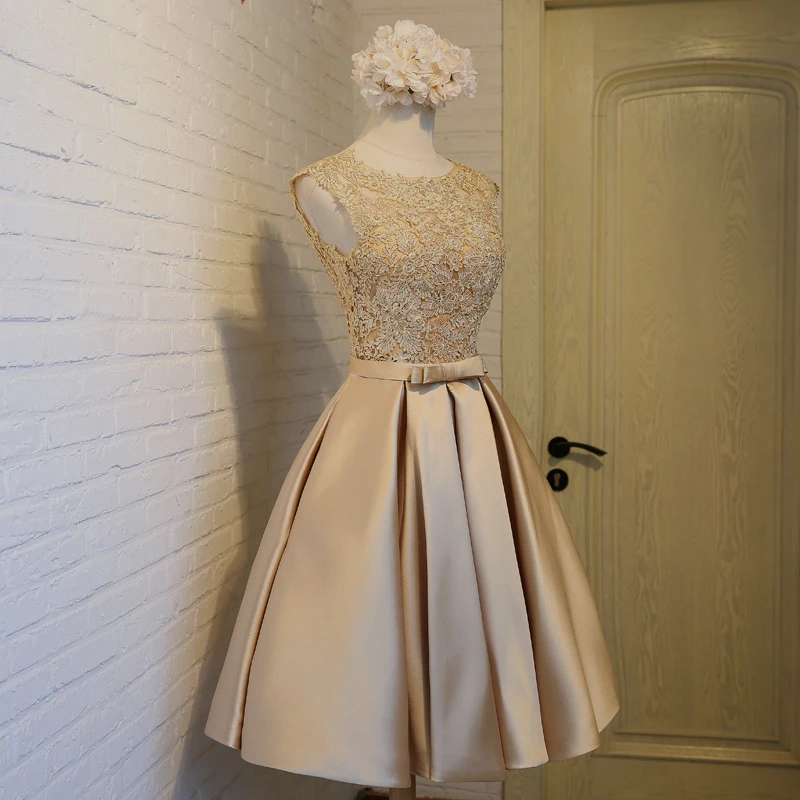 Новое модное недорогое коктейльное платье с кружевной аппликацией и