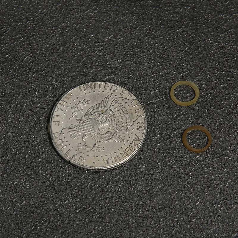 Кусающая монета половина доллара Волшебная в пивной бутылке две складные монеты