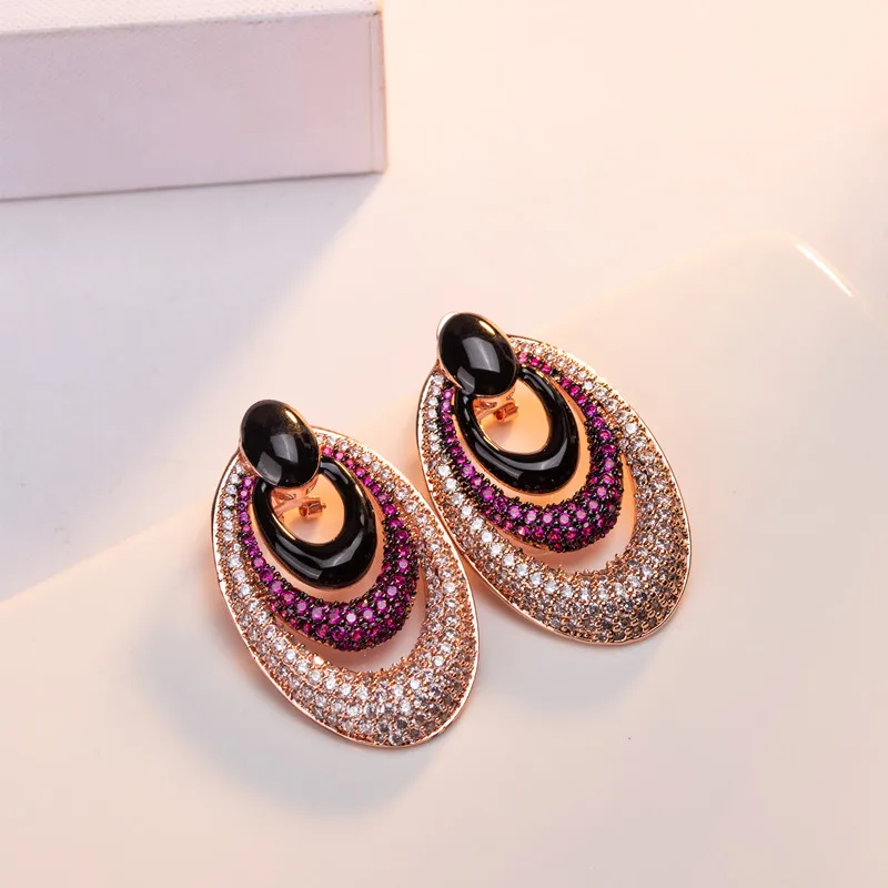 Женские серьги-подвески разных цветов с фианитом 2020