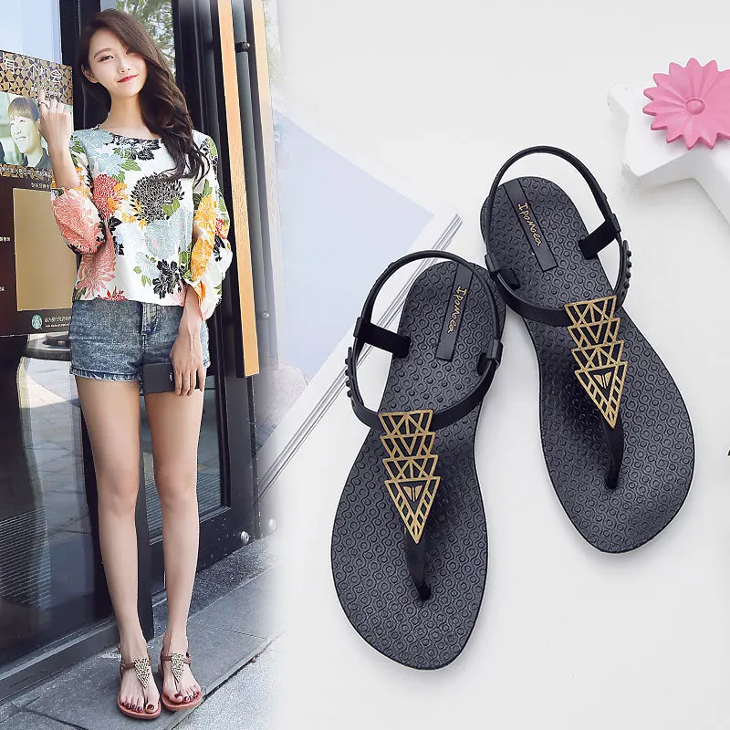 

2021 New Bohemian Flat Toe Sandals Women's Summer Fashion Non Slip Herringbone Sandals Net Red Beach Shoes