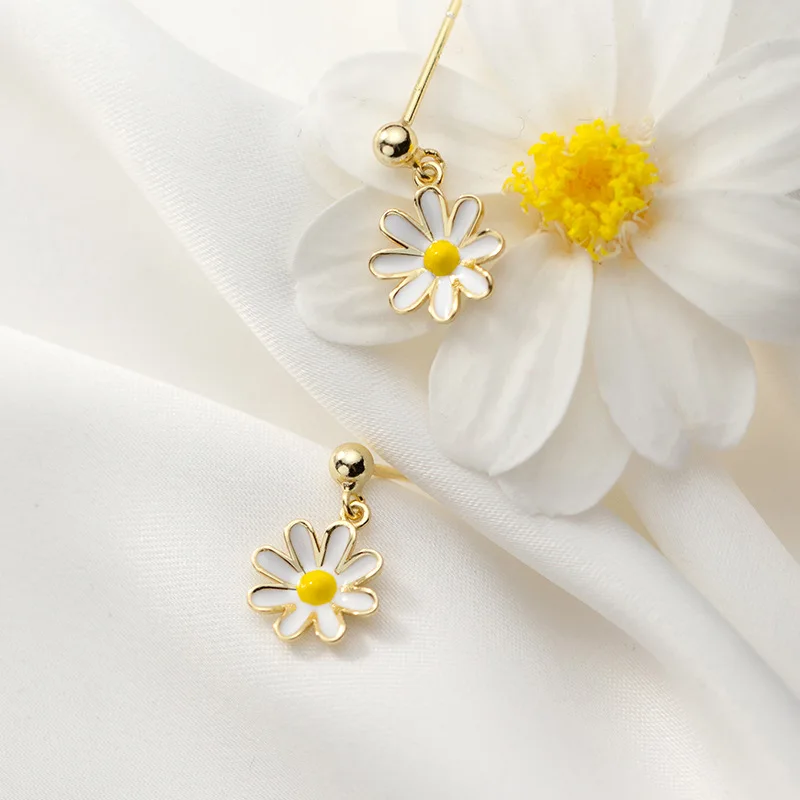 

925 Sterling Silver Color Little White Daisy Sweet And Cute Stud Earrings For Fashion Women Girls Daughter Jewelry