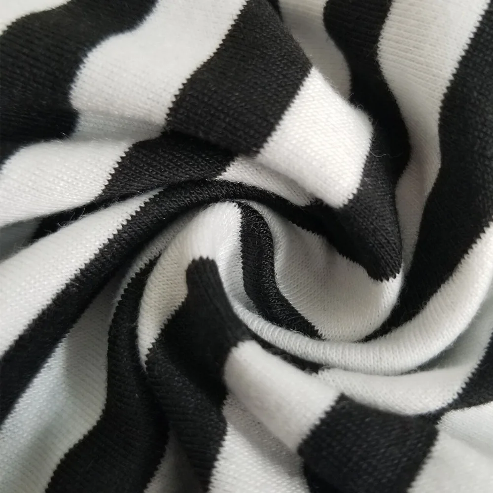 Женское летнее платье-миди с полосками асимметричным принтом и кисточками