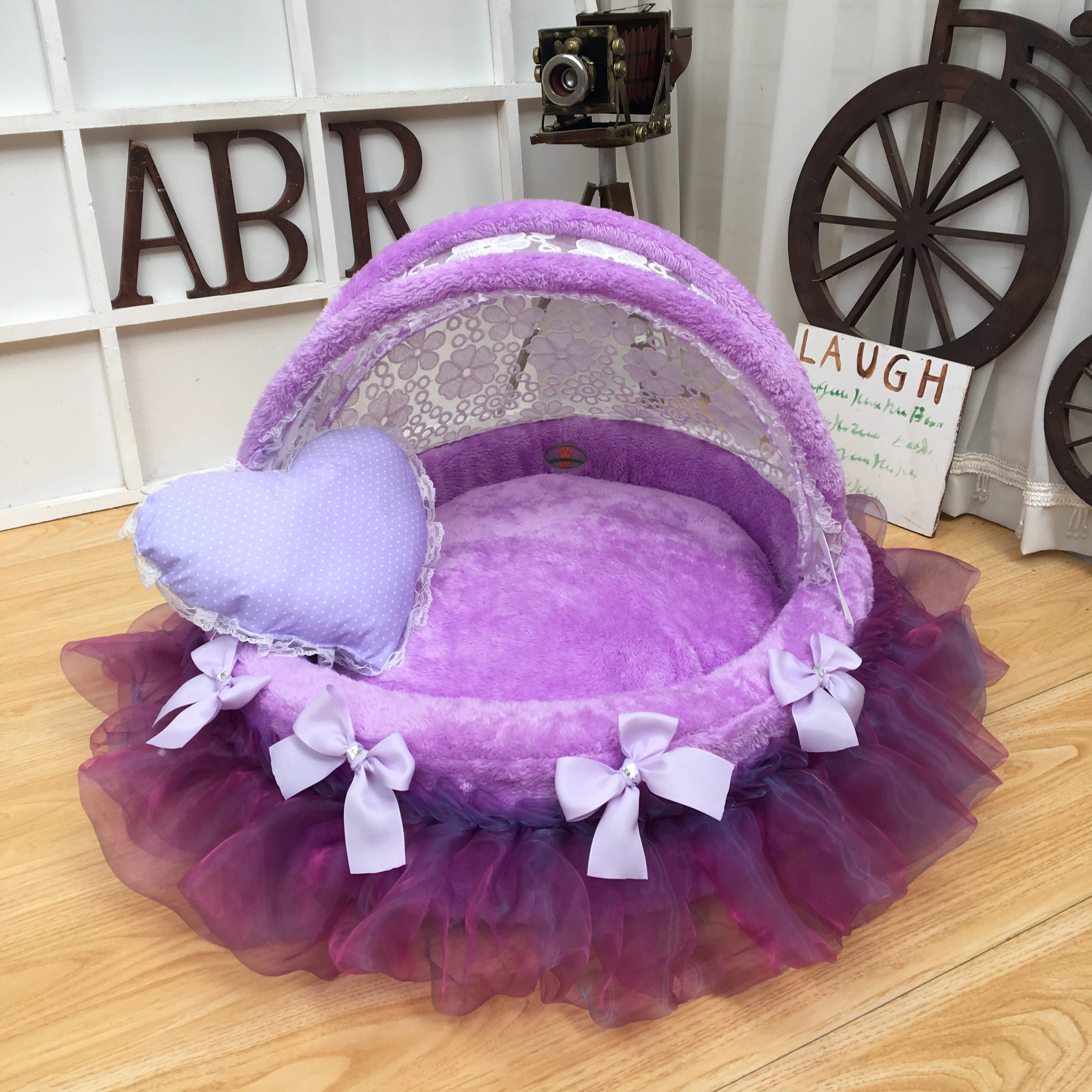 

Lovely House With Delicate Lace Pet Cradle Beautiful Round Pet Bed New Luxury Pet Meow Princess Bed Pet Dog Camp Pad