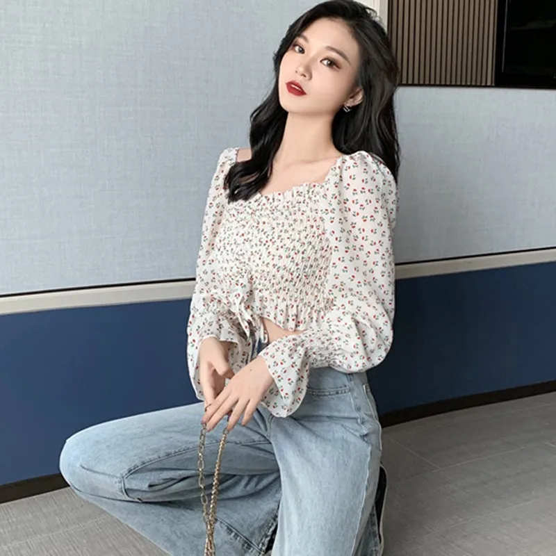 

Women Pleated Small Floral Print Lomh Sleeve Short Chiffon Blouse Ladies Square Collar Sweet Shirt