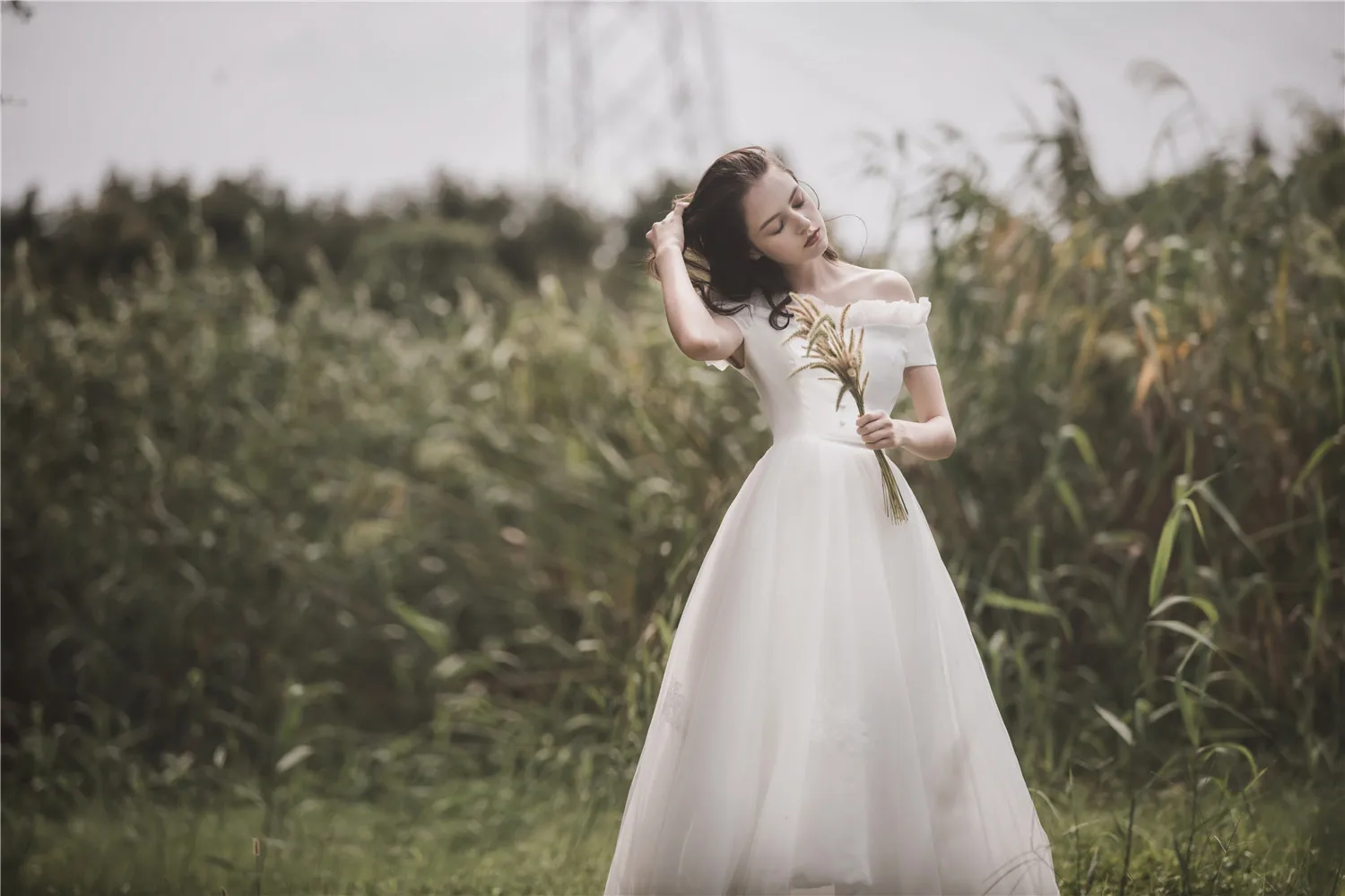 Wedding Dress White A-line Chiffon Bridal Gown Elegant Off-the-shoulder with Beading For Party |