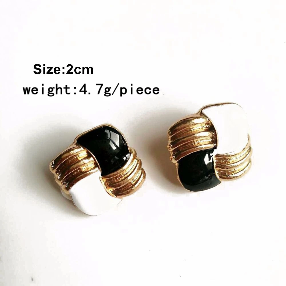 Милые Квадратные серьги клипсы с эмалью белого и черного цвета аксессуары для