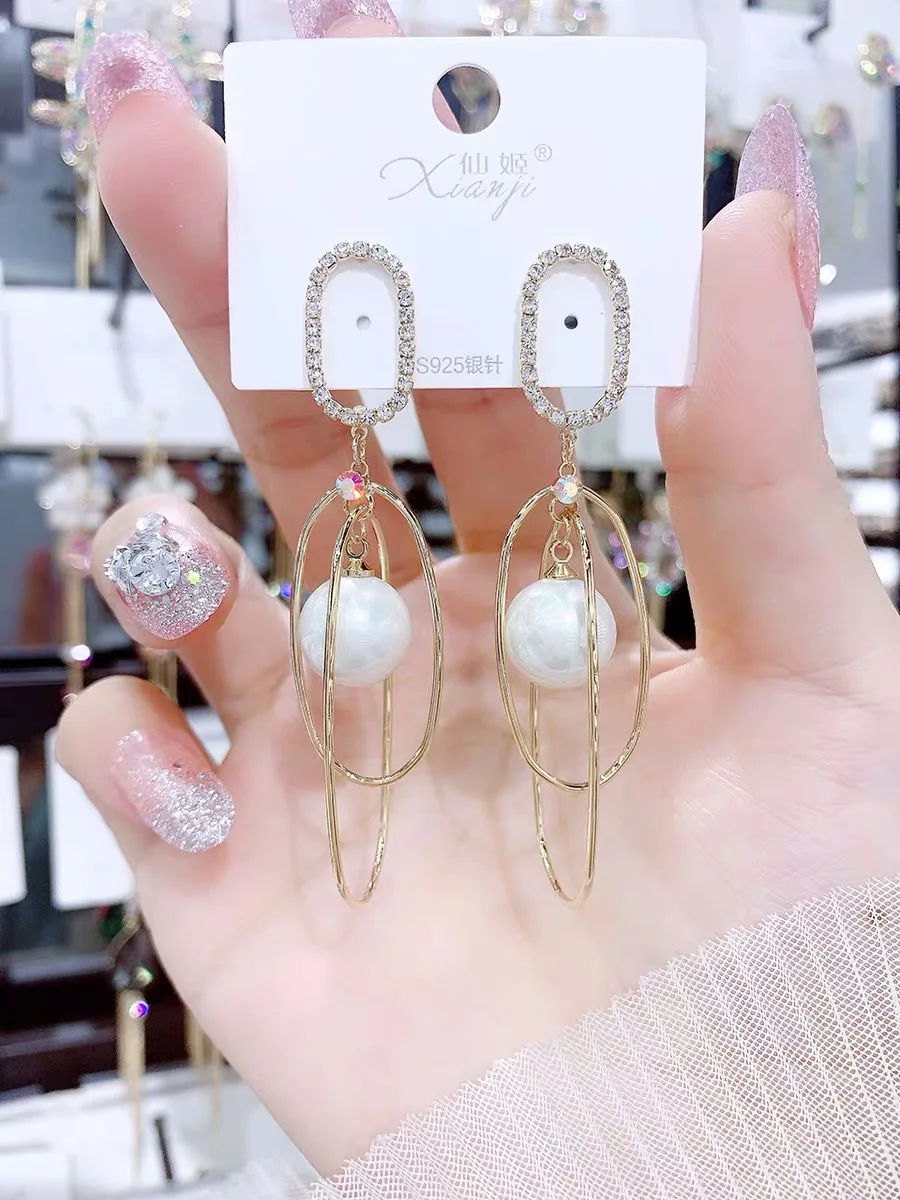 

Women's fashion earrings, punk, elegant, lovely, exaggerated, fresh, versatile, women's exquisite jewelry