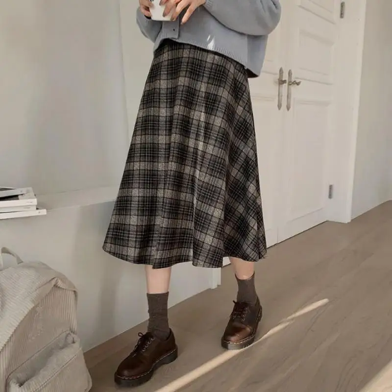 

2022 Autumn & Winter New Korean Arrival High Waist Slimming Plaid Fashion Big Swing Women Woolen A-line Skirt With Free Shipping