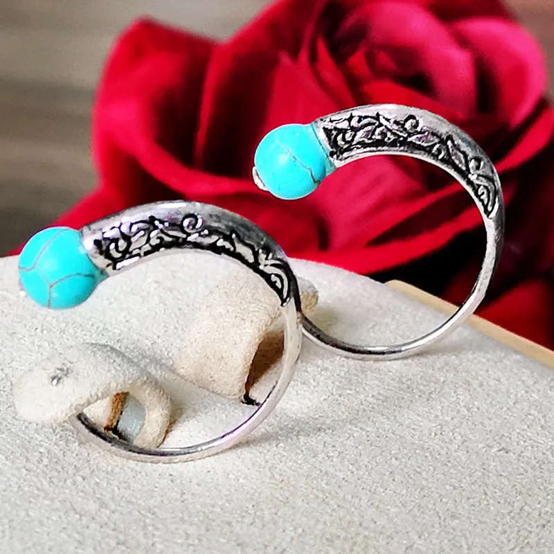 

Vintage Round Hoop Earrings for Women C-shaped Boho Ethnic Carved Pattern Earring Statement 2020 New Charm Bohemia Jewelry