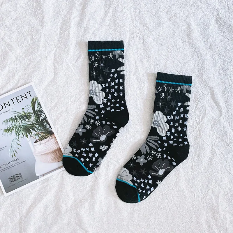 Style Brand Personality Leopard Street Flower Cartoon Happy Winter Warm Sock Funny Lady Kawaii Cotton Women Men Cute Short Socks