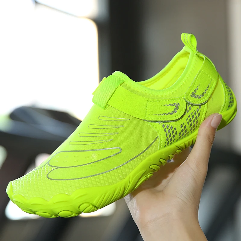 

New Fashion Green Quick Dry Men Water Sneakers Summer Aqua Shoes Barefoot Non-slip Male Beach Sneakers Outdoor chaussure deau