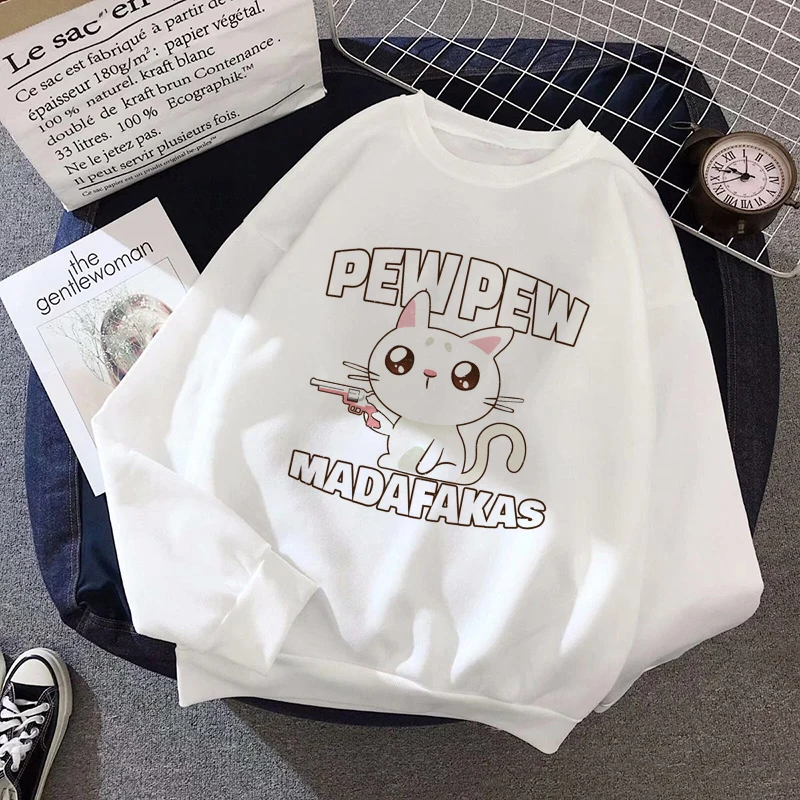 Женская толстовка с капюшоном черная изображением кошек и пистолета свитшот