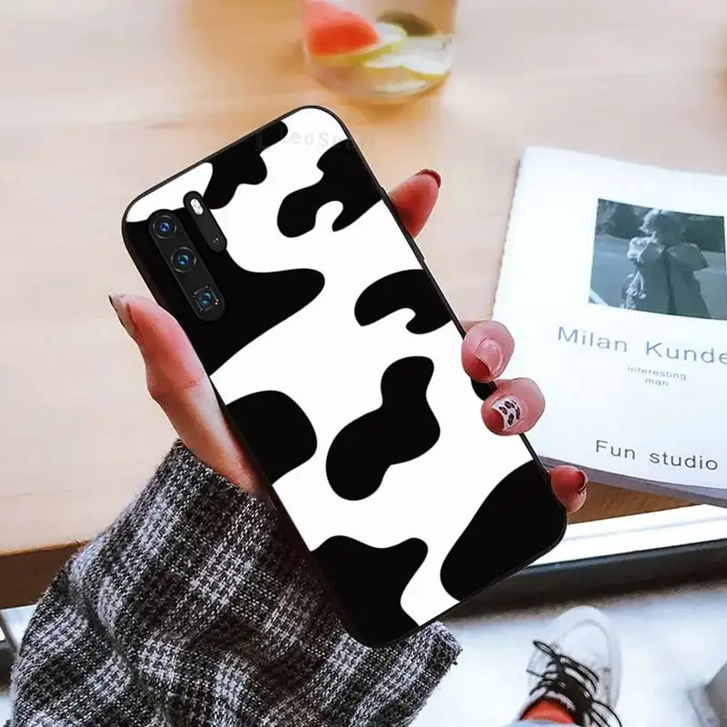 

White Black Cow Symbol Pattern Print Phone Case For Huawei honor Mate mate P 10 9X 10i 20 30 40 y7 pro p smart 2019 lite