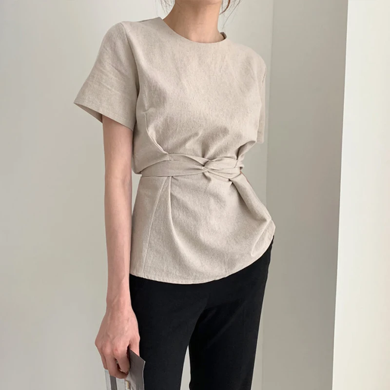 Корейский шикарный миниатюрный простой дизайн подходящий ко всему топ на