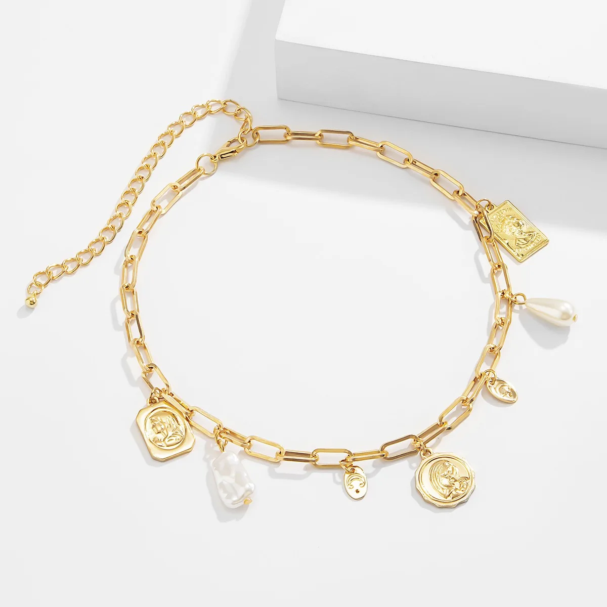 

Vintage Multi Pendant Necklace Punk Imitation Pearl Baroque Engraved Coin Tassel Collar Necklace Women's Jewelry Wholesale