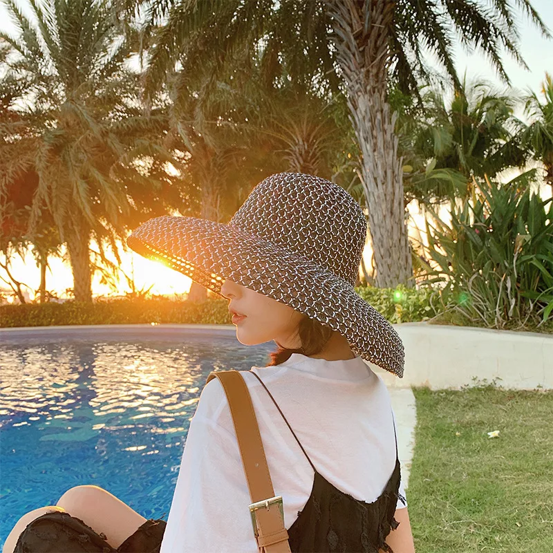

Retro Round Top Big Straw Hat Ladies Sun Hats Travel Holiday Visor Hats Vintage Women Beach Hat Black and White